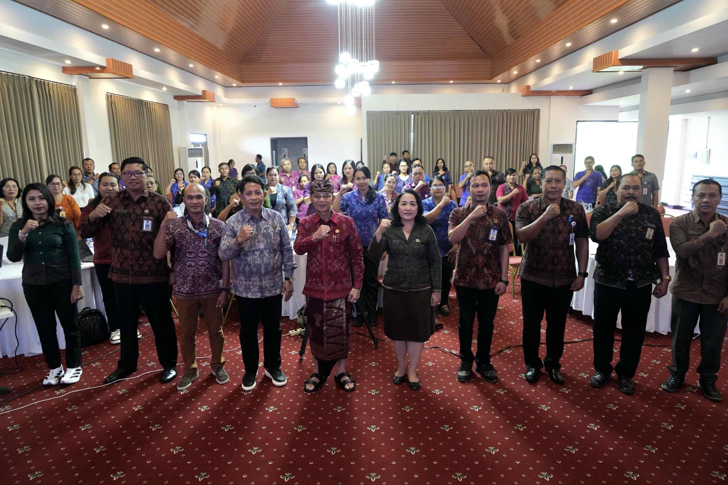 Foto: Bupati Klungkung I Made Satria membuka kegiatan Penilaian Ketangguhan Desa (PKD) untuk seluruh Desa dan Kelurahan se-Kabupaten Klungkung tahun 2025 di Kori Maharani Villas, Jalan By Pass Prof. Dr. Ida Bagus Mantra, Tulikup, Kabupaten Gianyar, Bali, Selasa, 29 Juli 2025. (Balihotnews/ist).