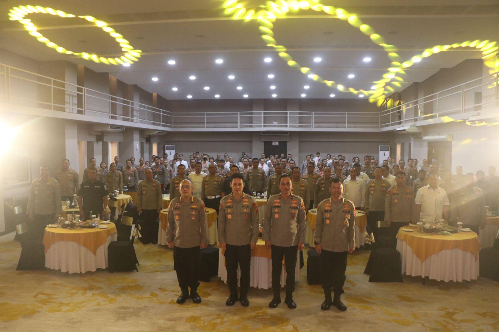 Foto bersama dalam gelaran Musyawarah Perencanaan Pembangunan (Musrenbang) Polda Bali 2025. (balihotnews/poldabali)