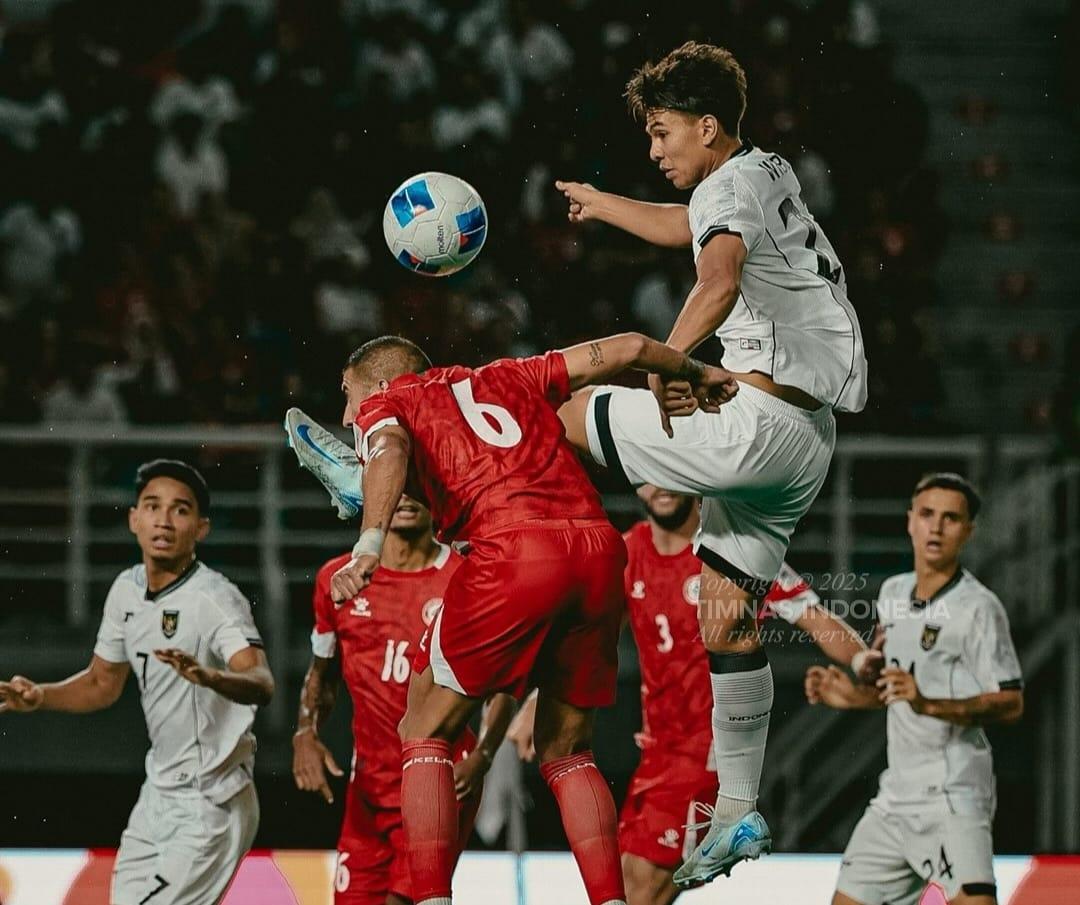 Aksi Adrian Wibowo saat memperkuat timnas Indonesia melawan Lebanon beberapa waktu lalu. (Balihotnews/timnasindonesia)