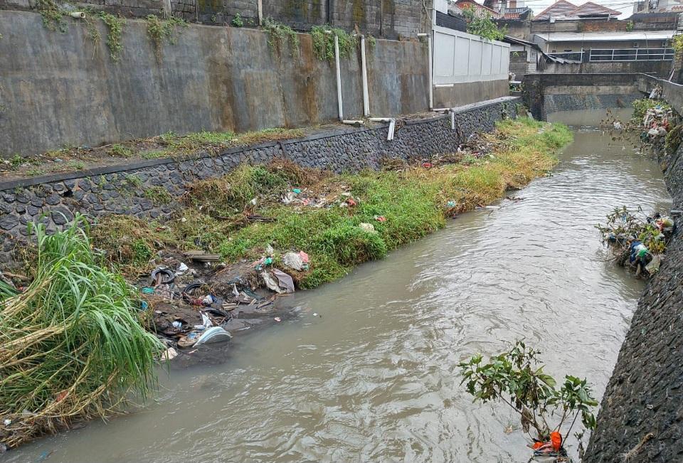 Foto sungai di Denpasar, Bali. (balihotnews/dps)