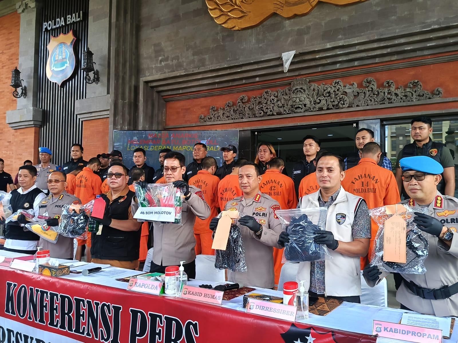 Konferensi pers Polda Bali pada Selasa (16/9/2025). (balihotnews/ian)