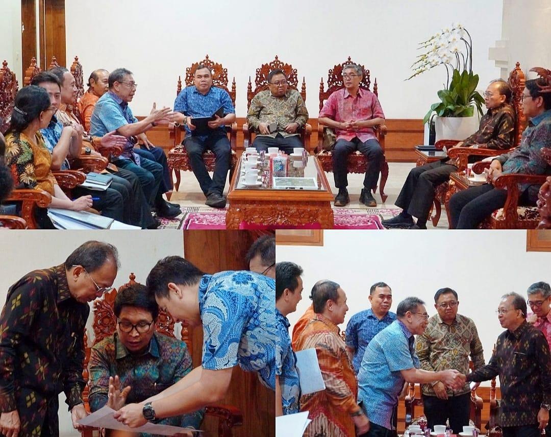 Gubernur Bali Wayan Koster dan Bupati Badung I Wayan Adi Arnawa memanggil jajaran manajemen PT Garuda Adhimatra Indonesia, pengelola Garuda Wisnu Kencana (GWK), ke Jaya Sabha, Rumah Jabatan Gubernur Bali pada Selasa malam (30/9/2025) pukul 22.30 Wita. (balihotnews/istimewa)