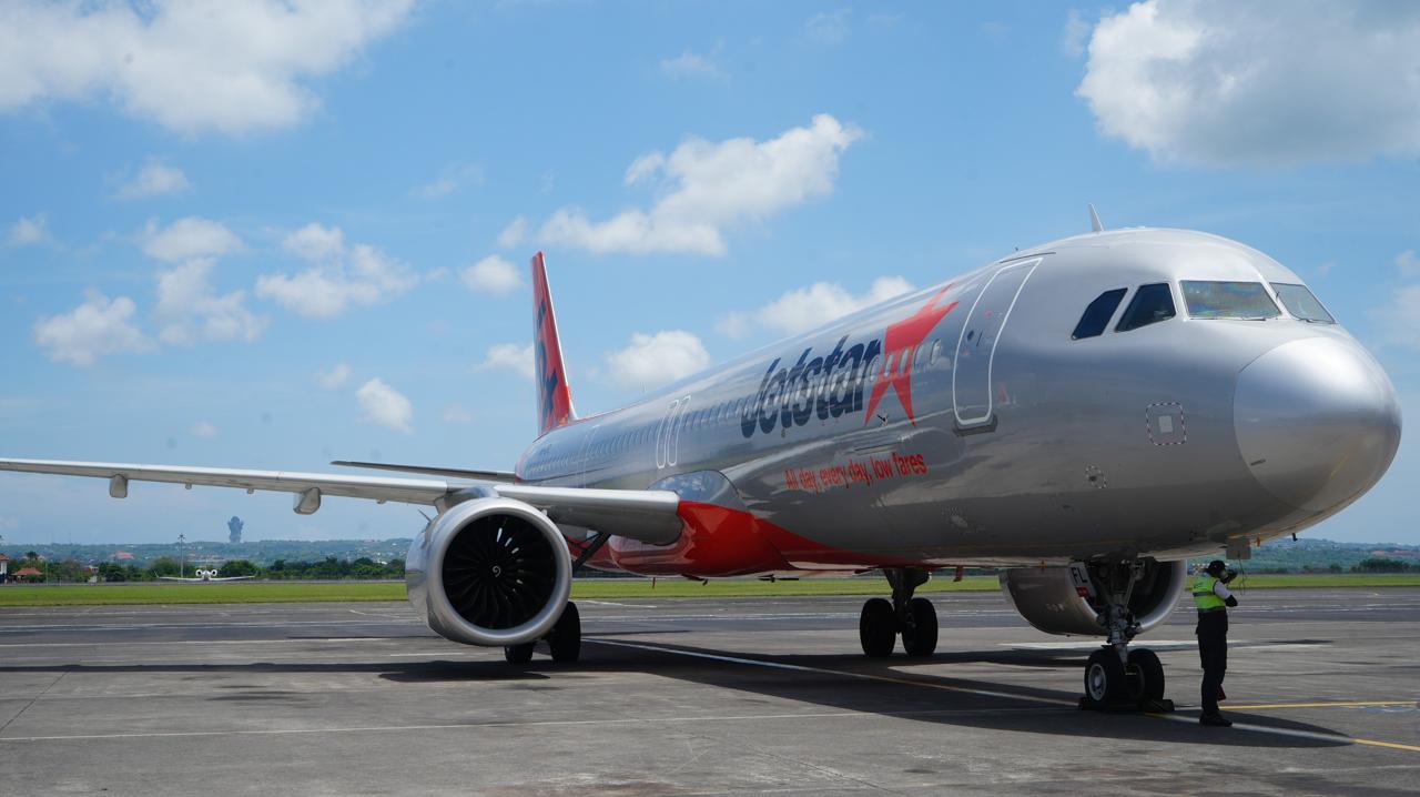 Pesawat Jetstar. (balihotnews/istimewa)
