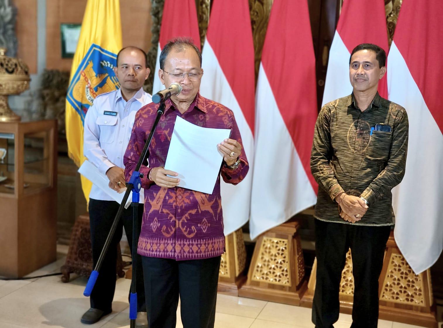 Gubernur Bali Wayan Koster. (balihotnews/istimewa)