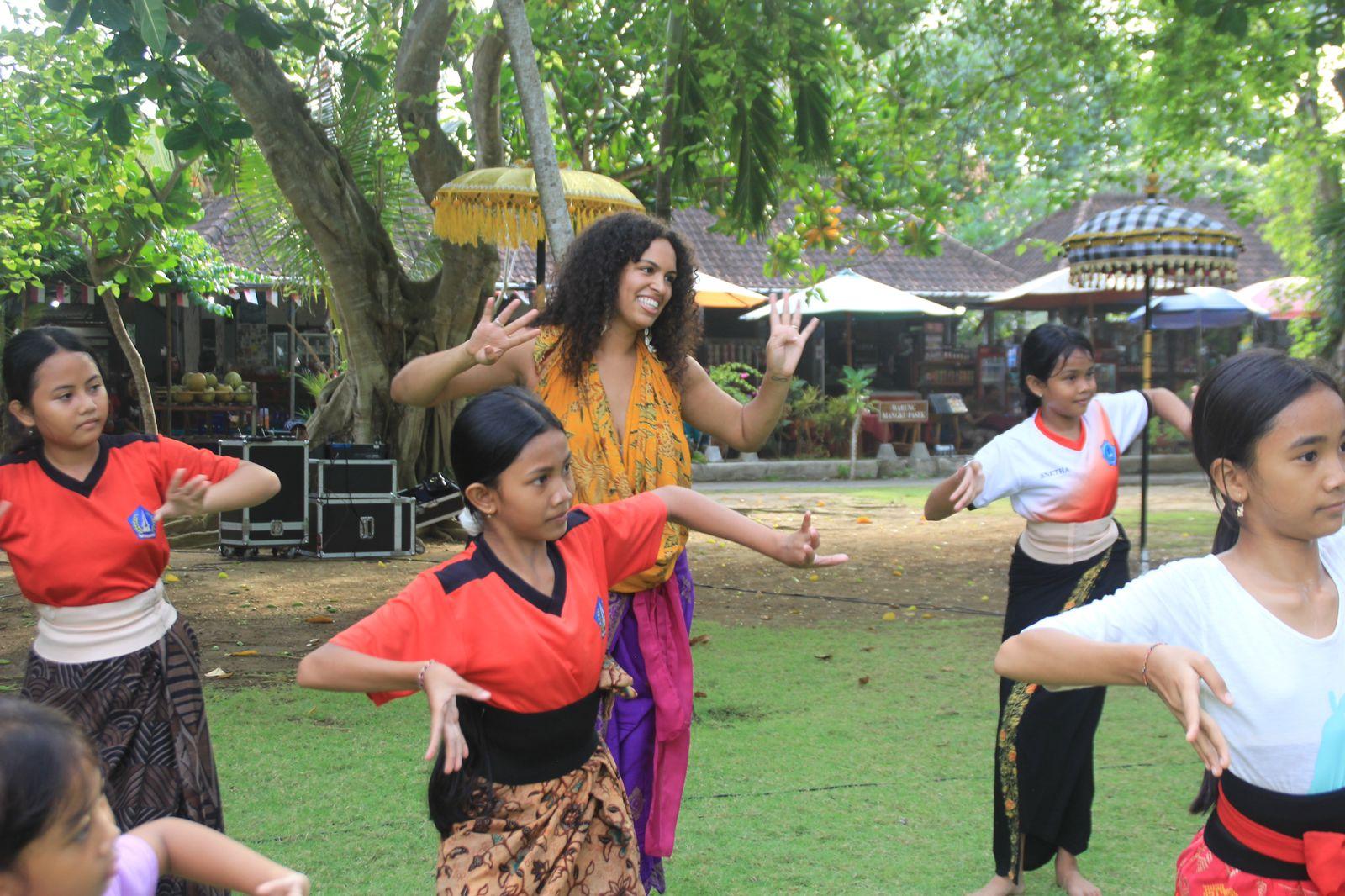 Sebanyak 100 anak dari desa penyangga kawasan The Nusa Dua akan menampilkan Tari Pendet Massal dalam pembukaan The Nusa Dua Festival (NDF) 2025 pada Sabtu (25/10/2024) mendatang. (balihotnews/istimewa)