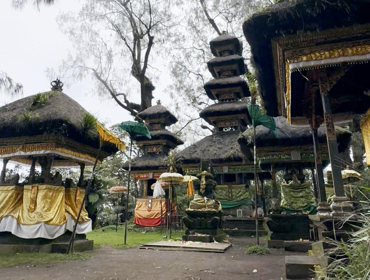 Pura Pucak Mangu terletak di puncak Gunung Mangu dengan ketinggian 2.096 mdpl di Desa Pelaga, Kecamatan Petang, Kabupaten Badung. (Balihotnews/Ist).
