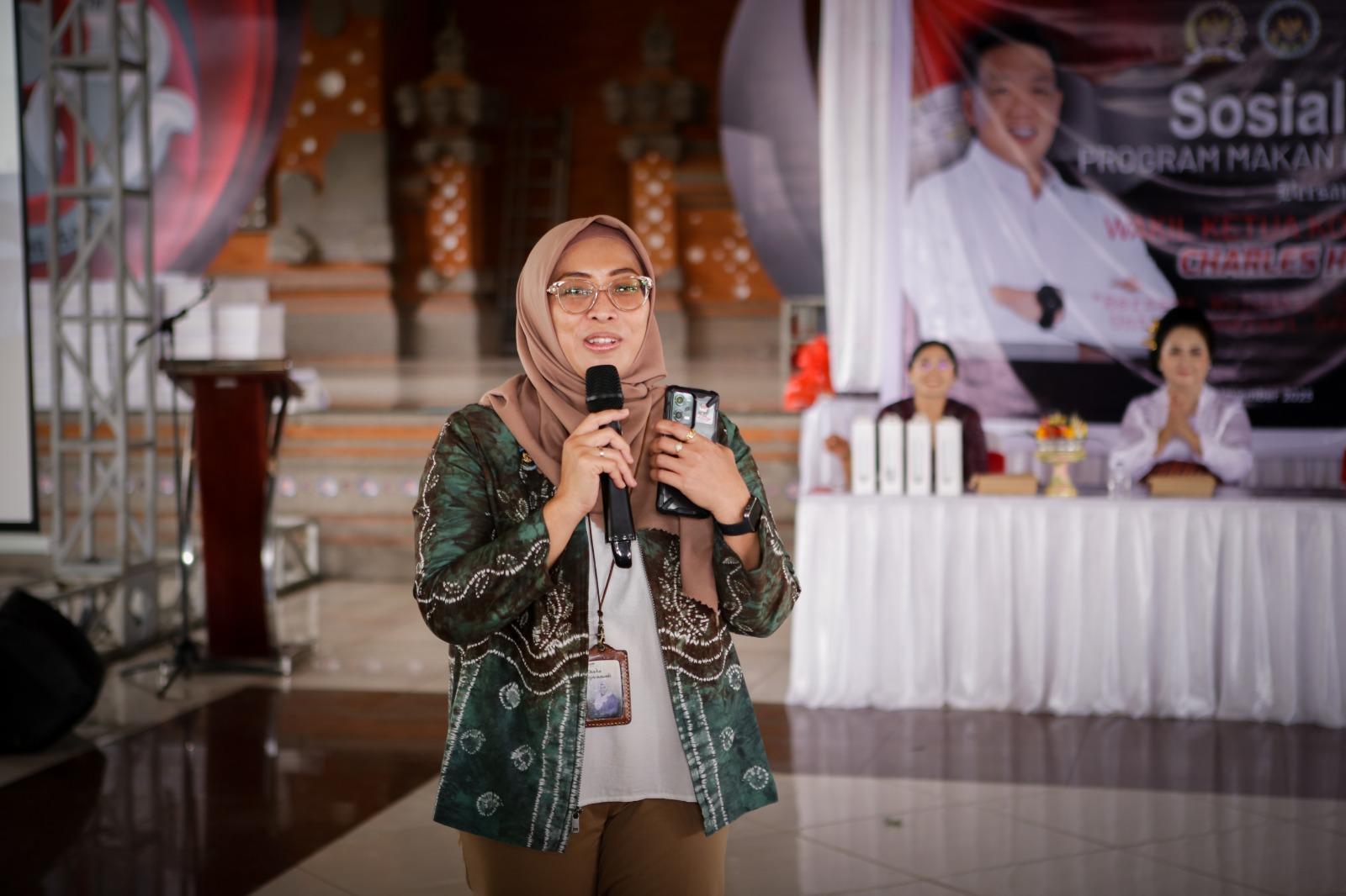 Sosialisasi MBG di Gedung Kesenian I Ketut Maria, Desa Tabanan, Kabupaten Tabanan, pada Minggu (23/11/2025). (balihotnews/istimewa)