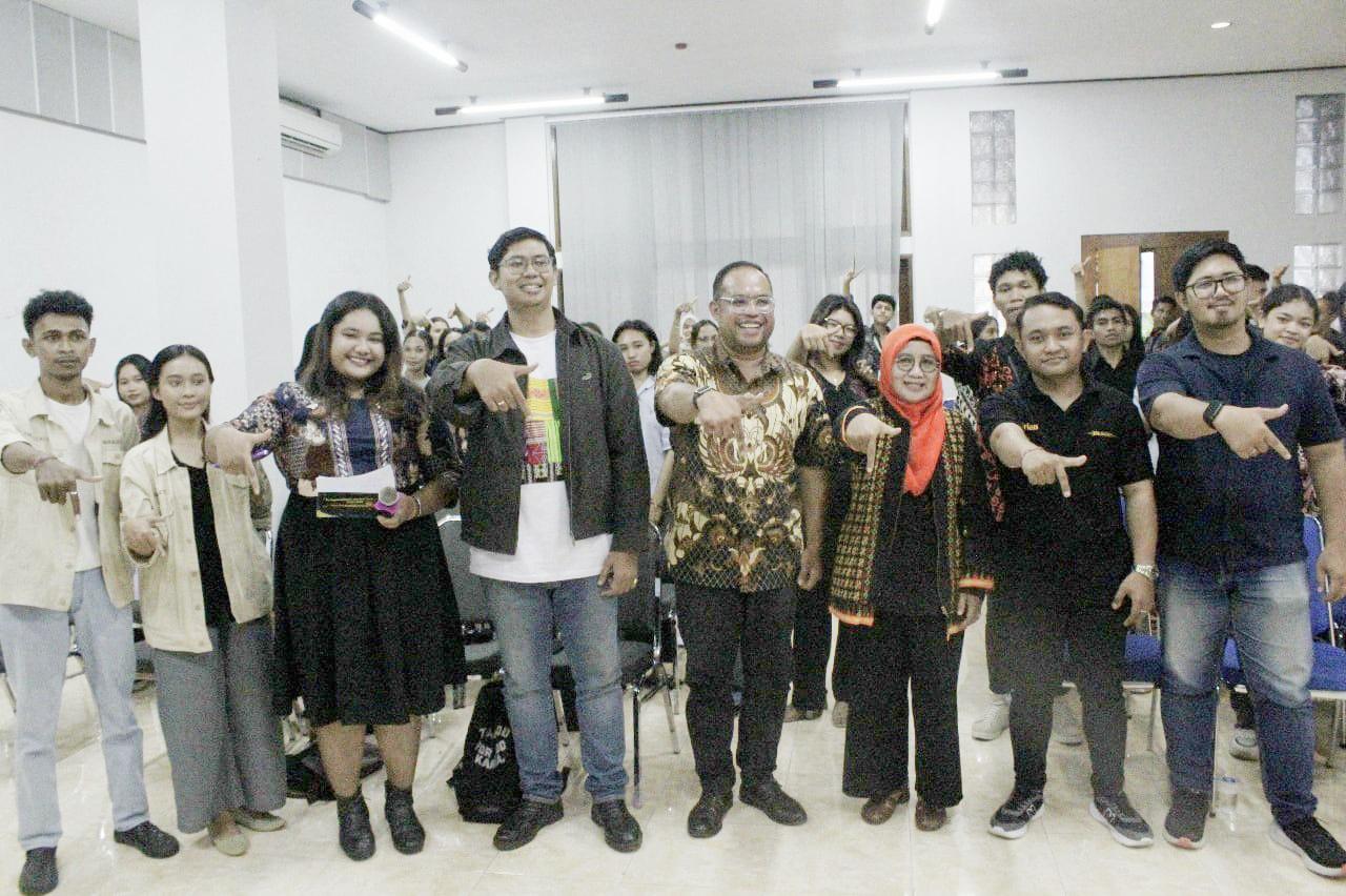 Seminar “Flobamora Muda Bercakap” digelar Paguyuban Mahasiswa Nusa Tenggara Timur Universitas Udayana (PMNTT UNUD) di Kampus Unud Denpasar, Sabtu (9/11/2025). (Balihotnews/Ist)