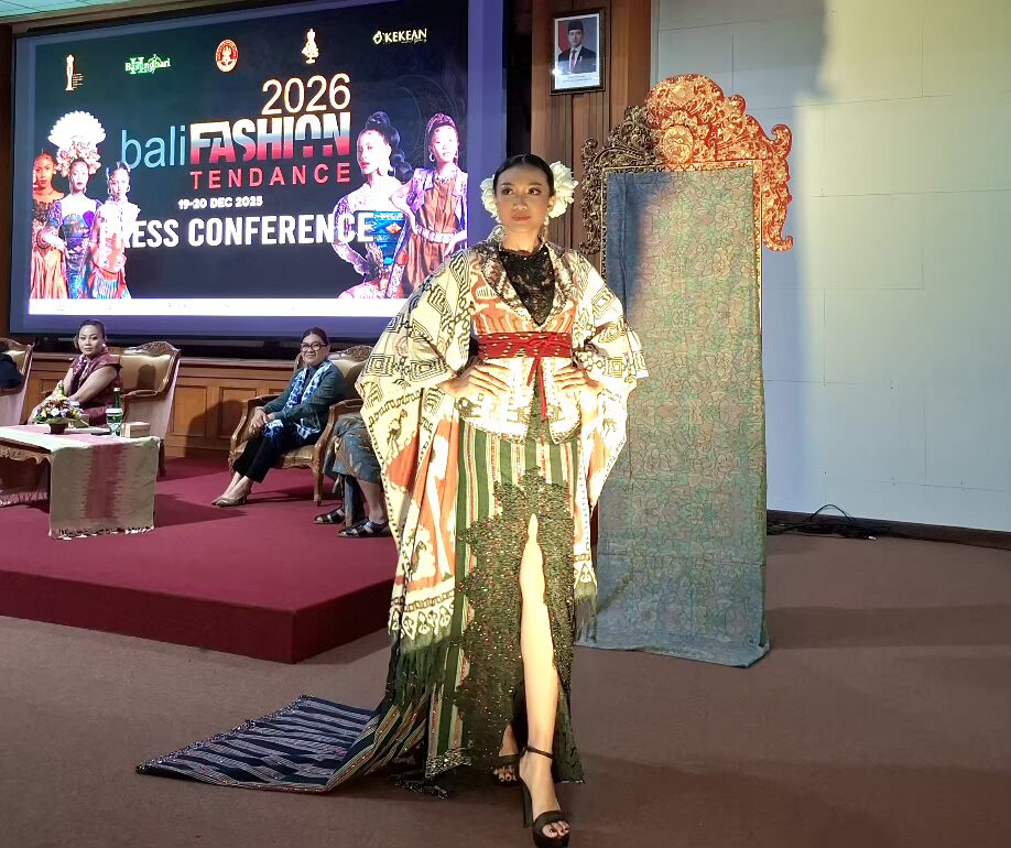 Bali Fashion Tendance 2026 mengusung tema Pradha Svargi. (balihotnews/rahma)