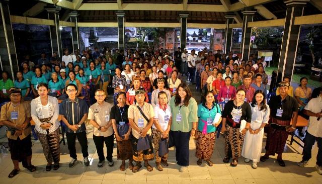 Sosialisasi MBG yang digelar di Wantilan Pura Natar Sari, Desa Apuan, Kecamatan Baturiti, Kabupaten Tabanan, Kamis (20/11/2025). (balihotnews/istimewa)