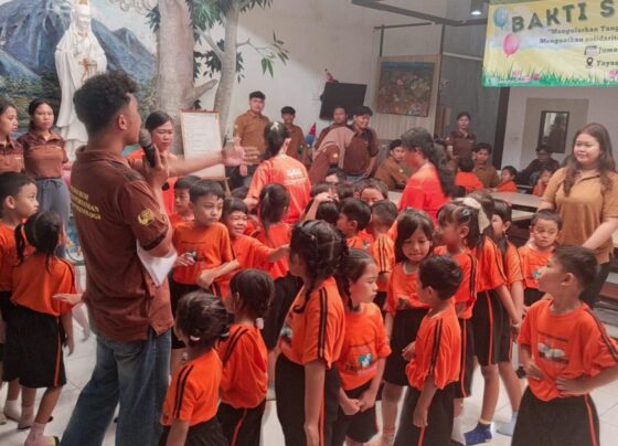 Badan Eksekutif Mahasiswa Fakultas Pertanian, Sains, dan Teknologi (BEM FPST) Universitas Warmadewa gelar bakti sosial di Yayasan Angel Hearts, Denpasar, Jumat (19/12/2025). (balihotnews/istimewa)