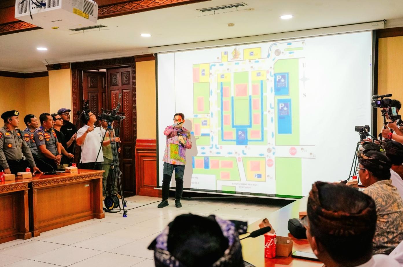 Bupati Badung Wayan Adi Arnawa memberikan arahan saat rapat teknis persiapan Badung Caka Fest 2026 di Ruang Kriya Gosana, Puspem Badung, Jumat (27/2/2026). (Balihotnews/red)
