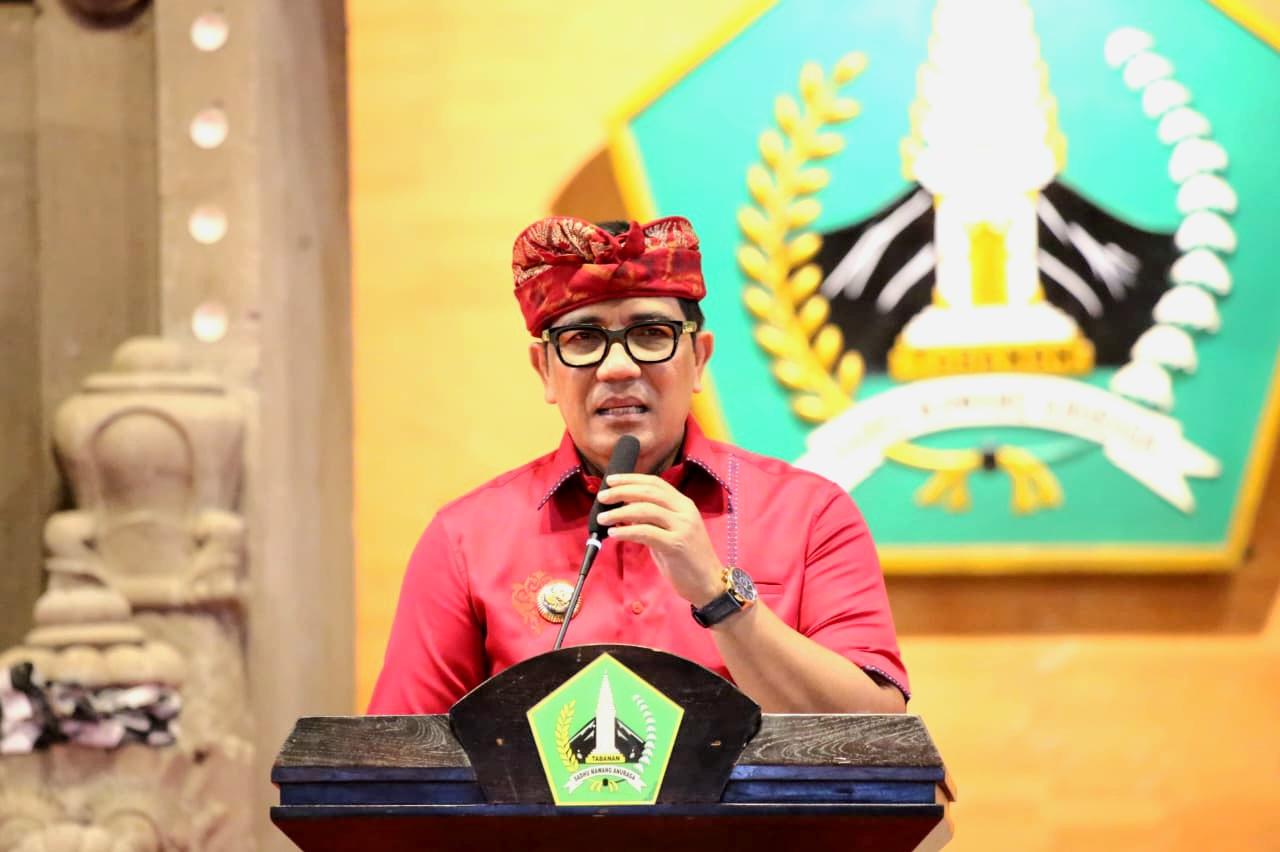 Bupati Tabanan I Komang Gede Sanjaya saat acara Festival Kecamatan Tabanan (FESTA) II di Gedung Kesenian I Ketut Maria, Sabtu (6/6/2026). (Balihotnews/red)