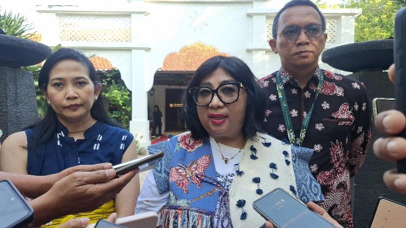 Dari kiri, Risnanty Kusuma Putri, Deputy GM Commercial Properties PT Jakarta Setiabudi International Tbk, Stella Kohdong, GM Commercial Properties PT Jakarta Setiabudi International Tbk dan Robert Aditya Pramana, Head of Property Bali Collection. (balihotnews/redaksi)