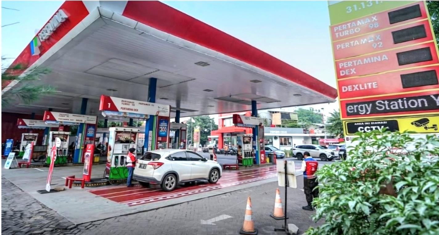 Suasana salah satu SPBU Pertamina. Per 1 Juli 2026, Pertamina resmi menurunkan harga BBM nonsubsidi jenis Pertamax Turbo, Dexlite, dan Pertamina Dex. (Balihotnews/pertaminapatraniaga)