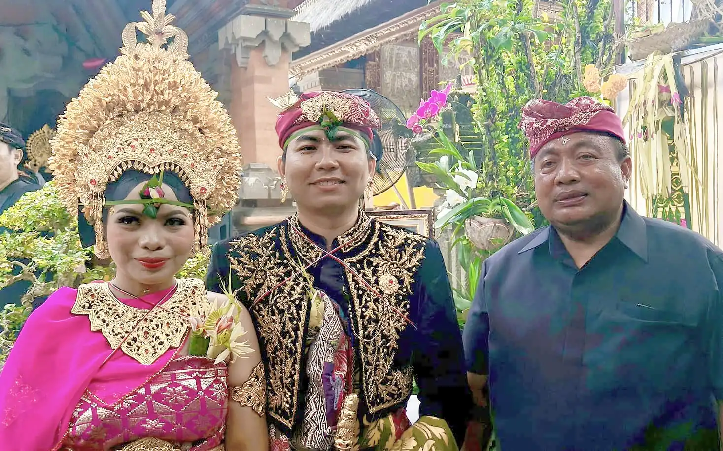 Anggota DPR RI I Nyoman Parta bersamaputri tercinta Putu Prema Shanti Putri Saraswati, SH.,MH. dan suami, Putu Eka Aditiya, S.M. (Balihotnews/dps)