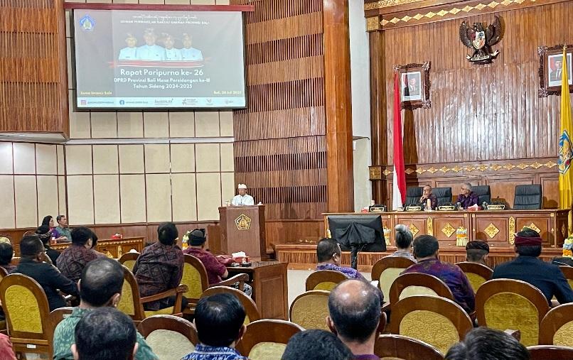 Sidang Paripurna DPRD Provinsi Bali, Senin (28/7/2025). (balihotnews/ist).
