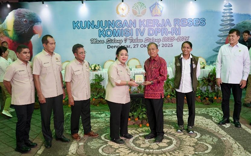 Gubernur Bali Wayan Koster menghadiri kunjungan kerja reses Komisi IV DPR RI Masa Sidang I Tahun 2025–2026. (balihotnews/istimewa)