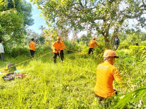 Pencarian lansia bernama Ni Wayan Retu (75) yang hilang sejak Kamis (6/11/2025).(balihotnews/istimewa)