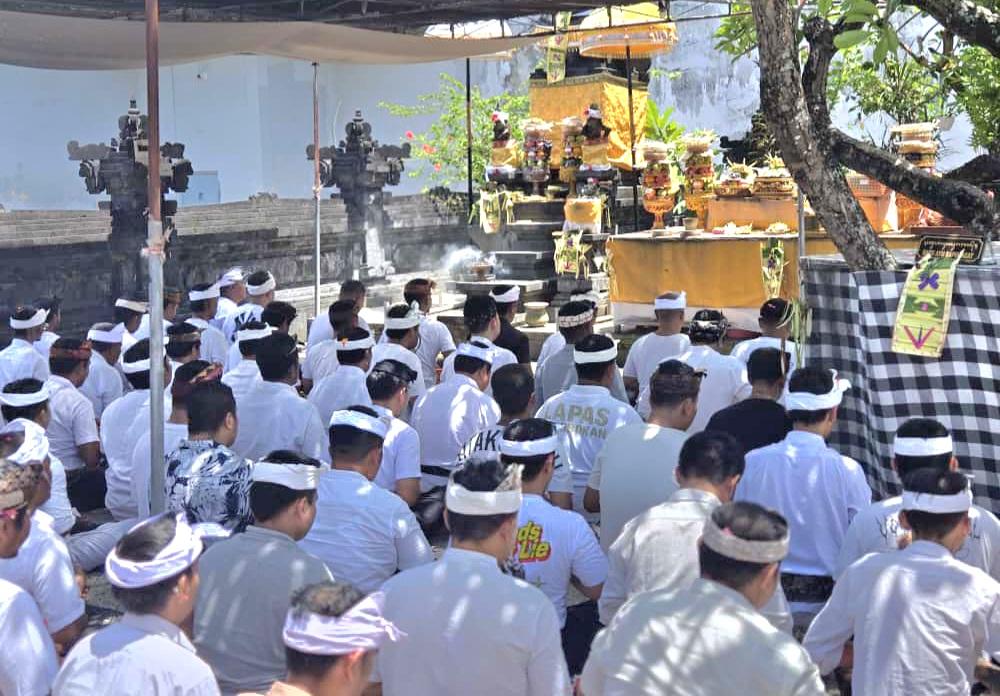 Perayaan Hari Suci Galungan 2025 di Lapas Kelas IIA Kerobokan pada Rabu (19/11/2025). (balihotnews/istimewa)
