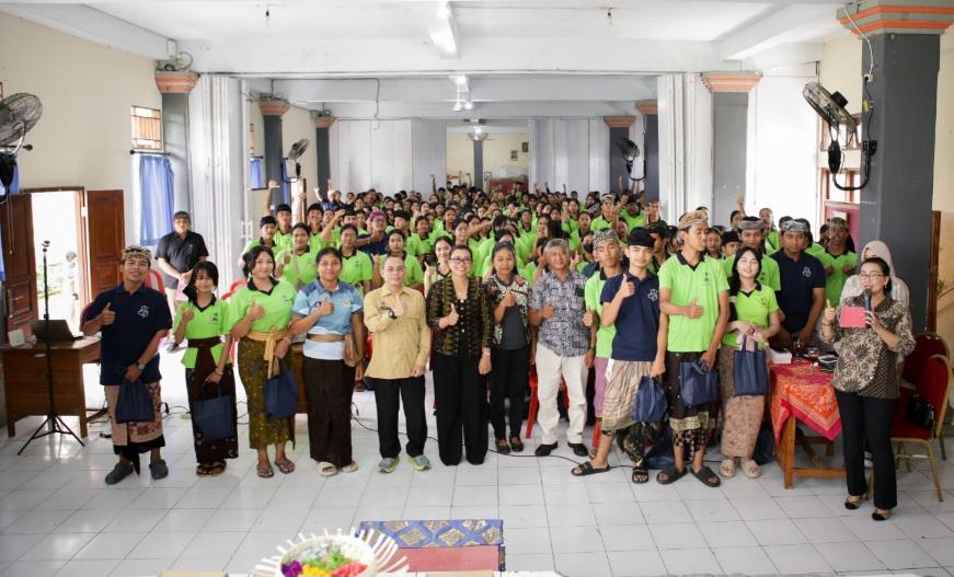 Sosialisasi MBG yang digelar DPR RI bersama Badan Gizi Nasional (BGN) di Badung, pada Kamis (27/11/2025). (balihotnews/istimewa)