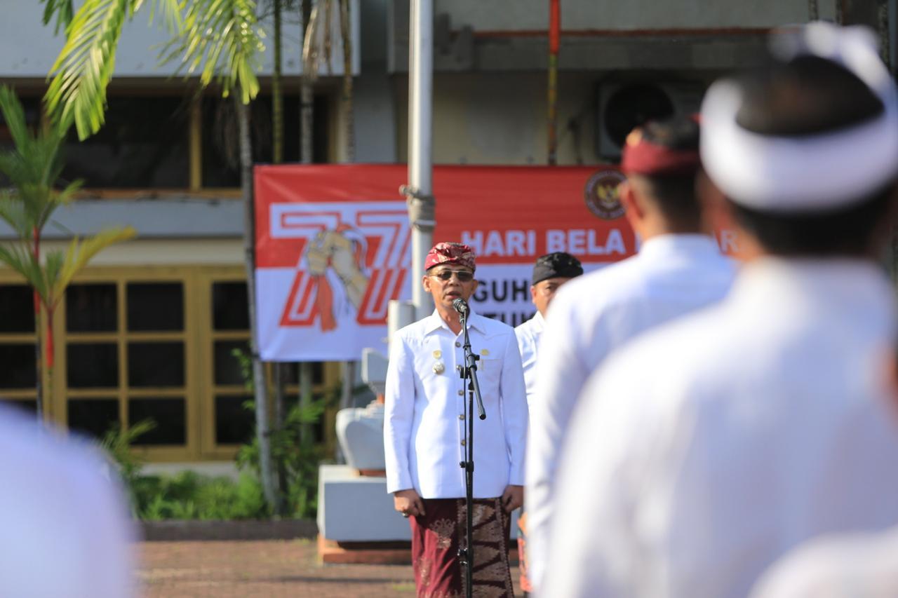 Peringatan Hari Bela Negara ke-77 Tahun 2025 di halaman belakang Kantor Bupati Klungkung, Jumat (19/12/2025). (balihotnews/istimewa)