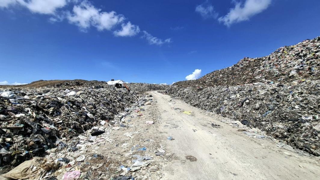 Suasana Tempat Pembuangan Akhir (TPA) Suwung di Denpasar Selatan. (Balihotnews/red)