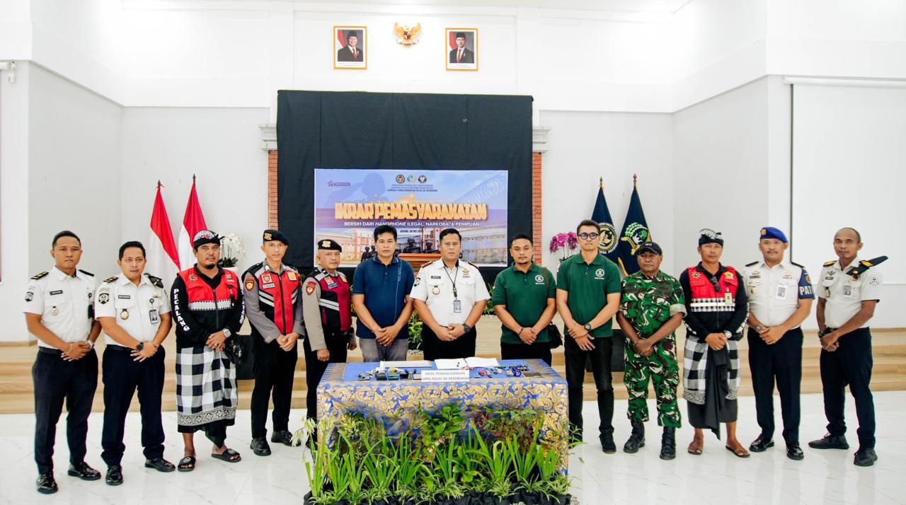 Apel Ikrar Pemasyarakatan Bersih di Lapas Kelas IIA Kerobokan, Badung, Bali, Jumat (8/5/2026). Kegiatan ini dirangkai dengan razia gabungan blok hunian dan tes urine acak guna memberantas narkoba serta HP ilegal. (Balihotnews/red)