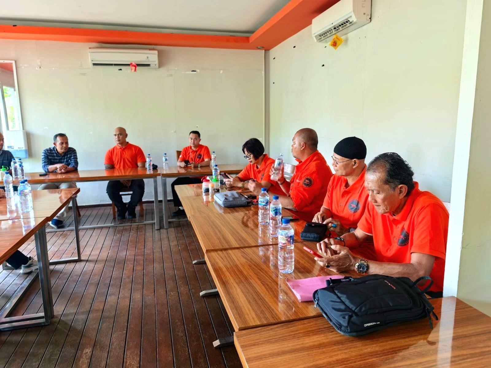 Suasana rapat internal pengurus DPW Partai Gerakan Rakyat (PGR) Provinsi Bali di Denpasar, Jumat (22/5/2026). Rapat ini membahas percepatan pembentukan struktur pengurus tingkat kecamatan. (Balihotnews/red)