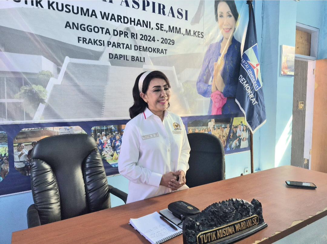 Anggota Komisi IX DPR RI Tutik Kusuma Wardhani saat memaparkan tantangan caleg perempuan pascaputusan MK terkait aturan kuota pencalegan, Kamis (28/5/2026) di Denpasar. (Balihotnews/dre)