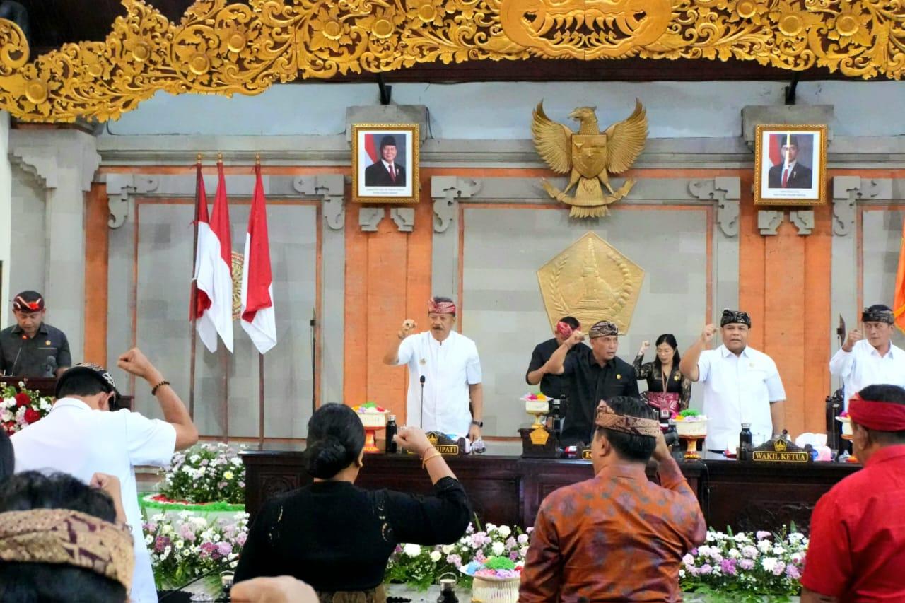 Suasana Rapat Paripurna penyampaian pandangan umum fraksi-fraksi di Gedung DPRD Tabanan, Kamis (10/9/2026). (Foto: Balihotnews/Ist)