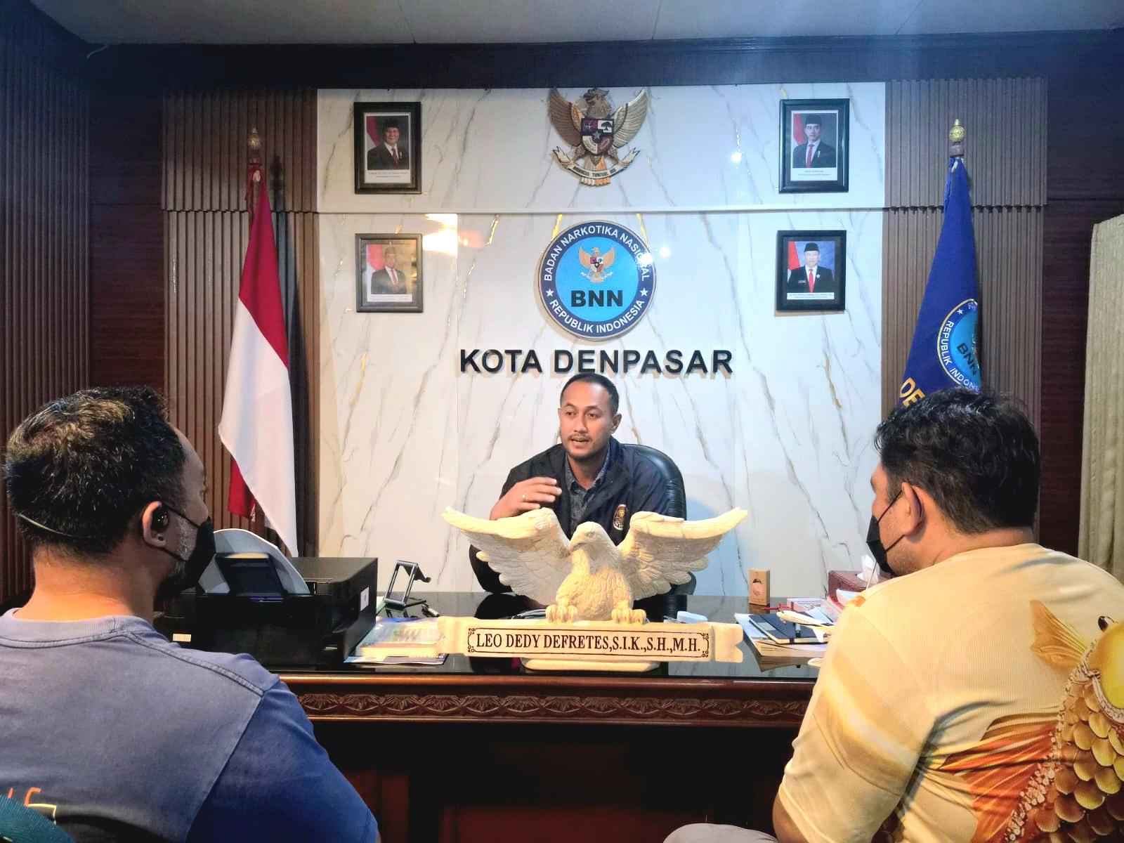 Kepala BNN Kota Denpasar Kombes Pol Leo Dedy Defretes. (Balihotnews/red)