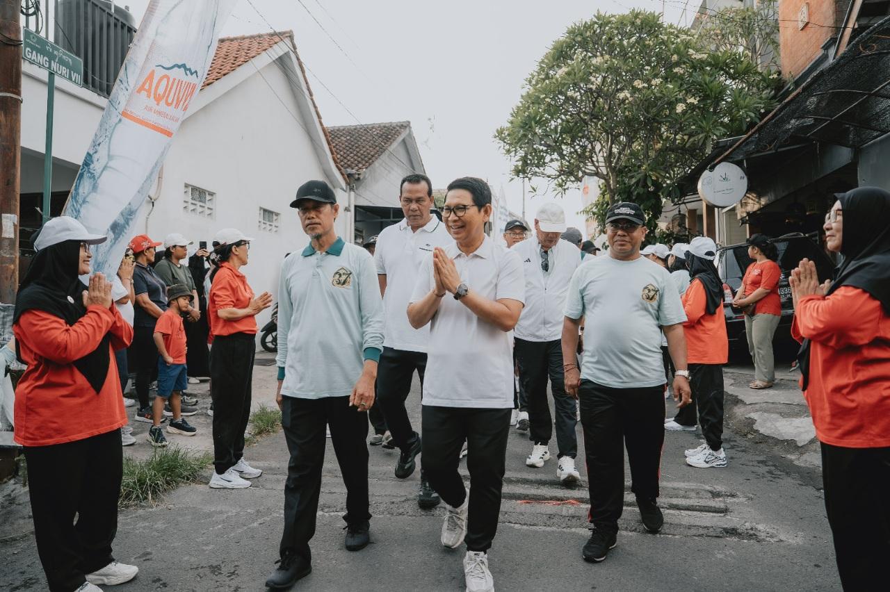 Bupati Badung I Wayan Adi Arnawa hadiri puncak peringatan Milad ke-37 RWM Al-Hasanah di Perumahan Canggu Permai, Desa Tibubeneng, Kuta Utara, Minggu (25/10/2026) pagi. (Balihotnews/red)